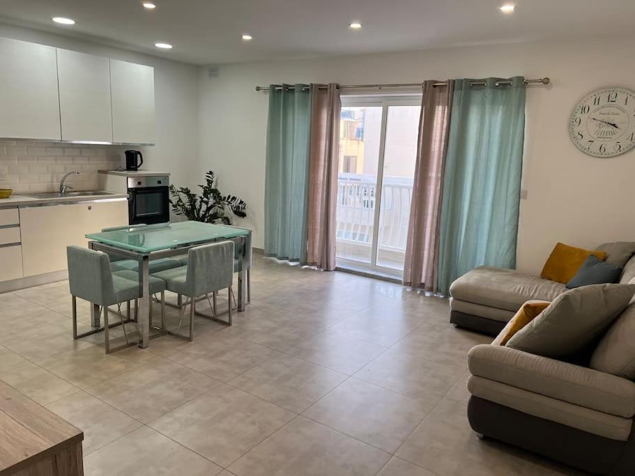 Sea Side View 2 Bedroom With Terrace Beppe's * St. Paul's Bay